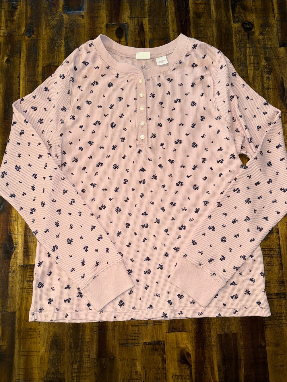 🌵Levi's waffle knit thermal pink long sleeve 1X top. black floral pattern.